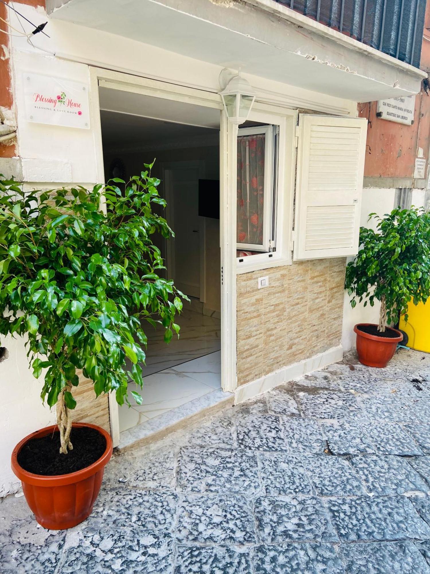 Blessing House Apartman Nápoly Kültér fotó